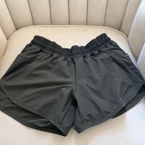 Lululemon Hotty Hot Shorts | Army Green | Size 4 | Like New